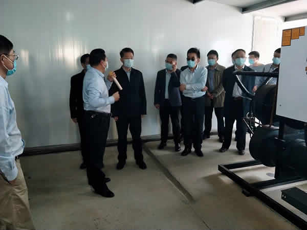 新聞=市人大常委會(huì )陳主任帶隊，市人大環(huán)境組一行，來(lái)公司檢查工作03.jpg
